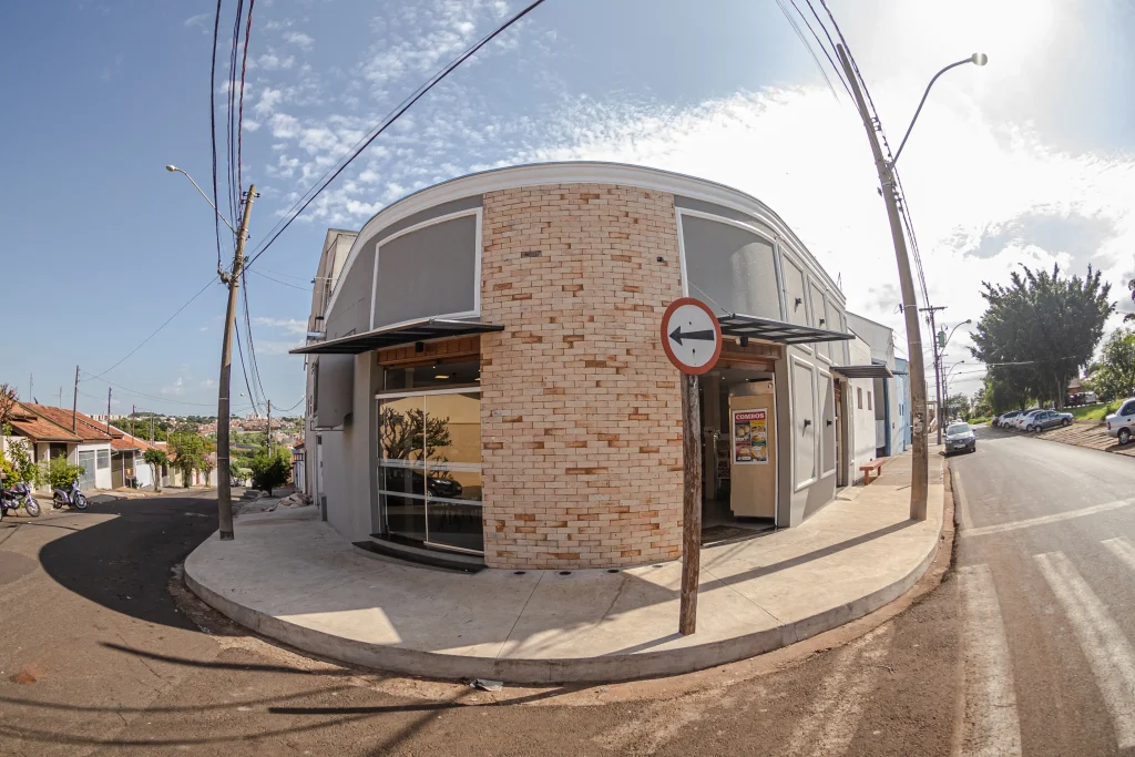 Reforma na fachada de padaria em Jaú - SP