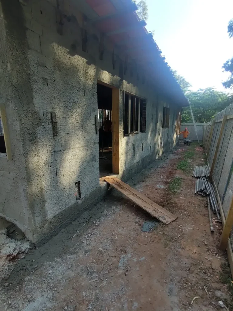 Obra da portaria do Santa Clara Eco Resort