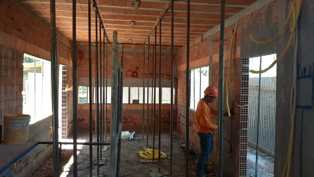 Obra da portaria do Santa Clara Eco Resort