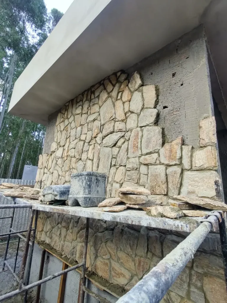 Obra da portaria do Santa Clara Eco Resort